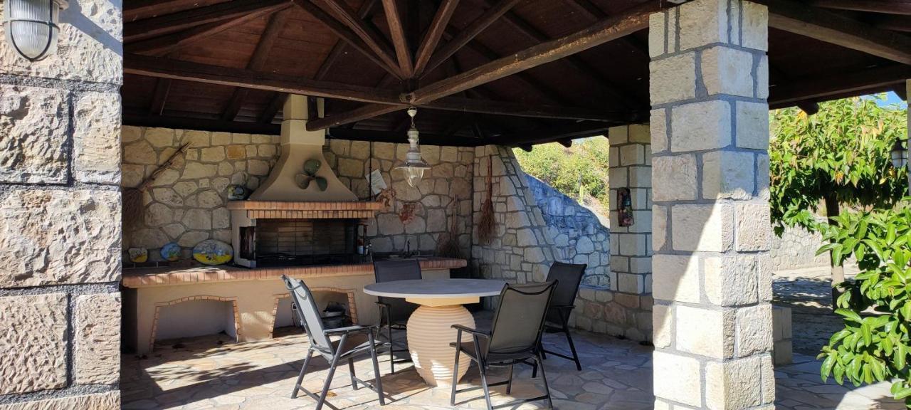 MantzavinátaA Casa D'Ireneアパートメント エクステリア 写真