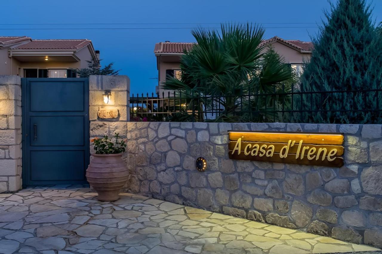 MantzavinátaA Casa D'Ireneアパートメント エクステリア 写真