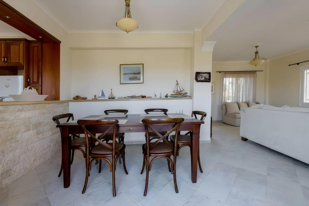 MantzavinátaA Casa D'Ireneアパートメント エクステリア 写真